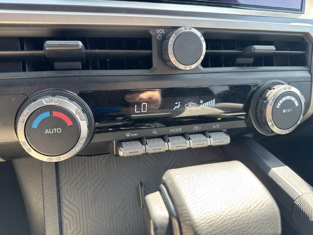Used 2024 Toyota Tacoma TRD Sport AWD/4WD image 16