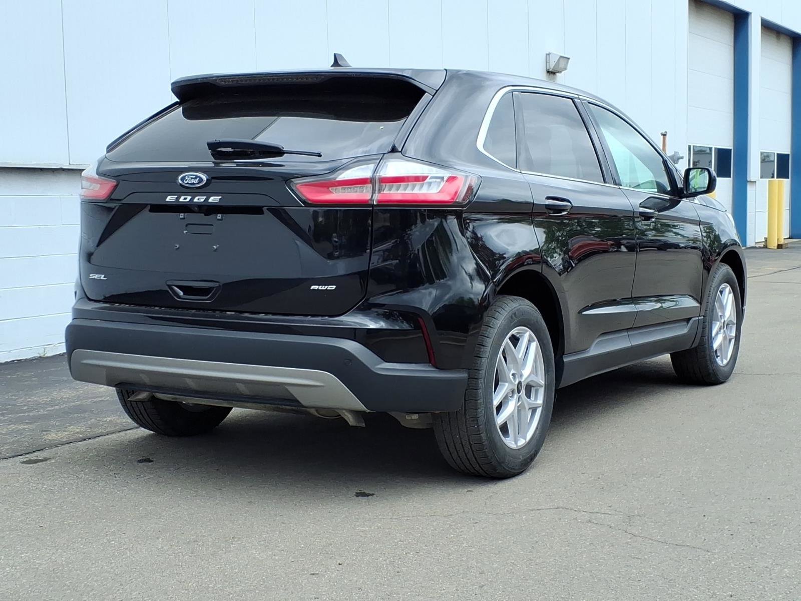 Certified 2023 Ford Edge SEL w/ Convenience Package AWD/4WD image 6