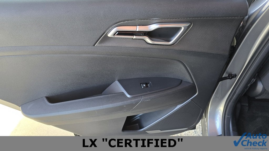 Used 2025 Kia Sportage LX image 21