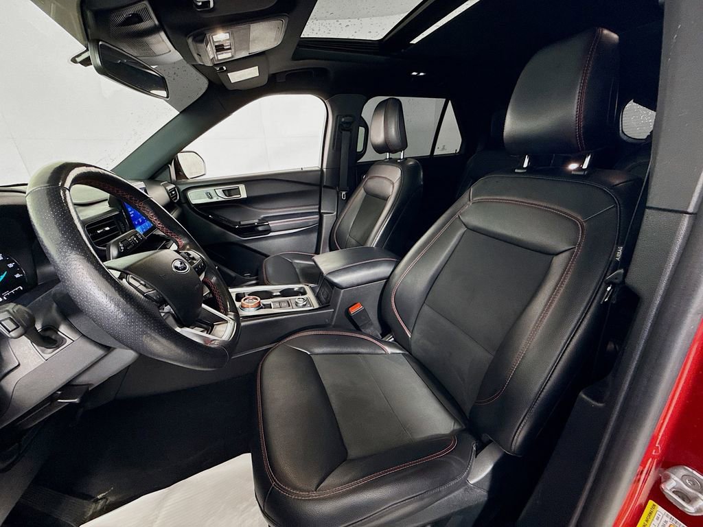 Certified 2022 Ford Explorer ST-Line w/ Class IV Trailer Tow Package image 2