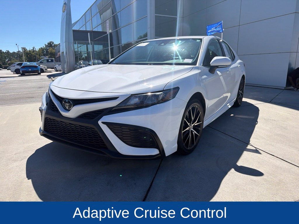 Used 2024 Toyota Camry SE FWD image 3