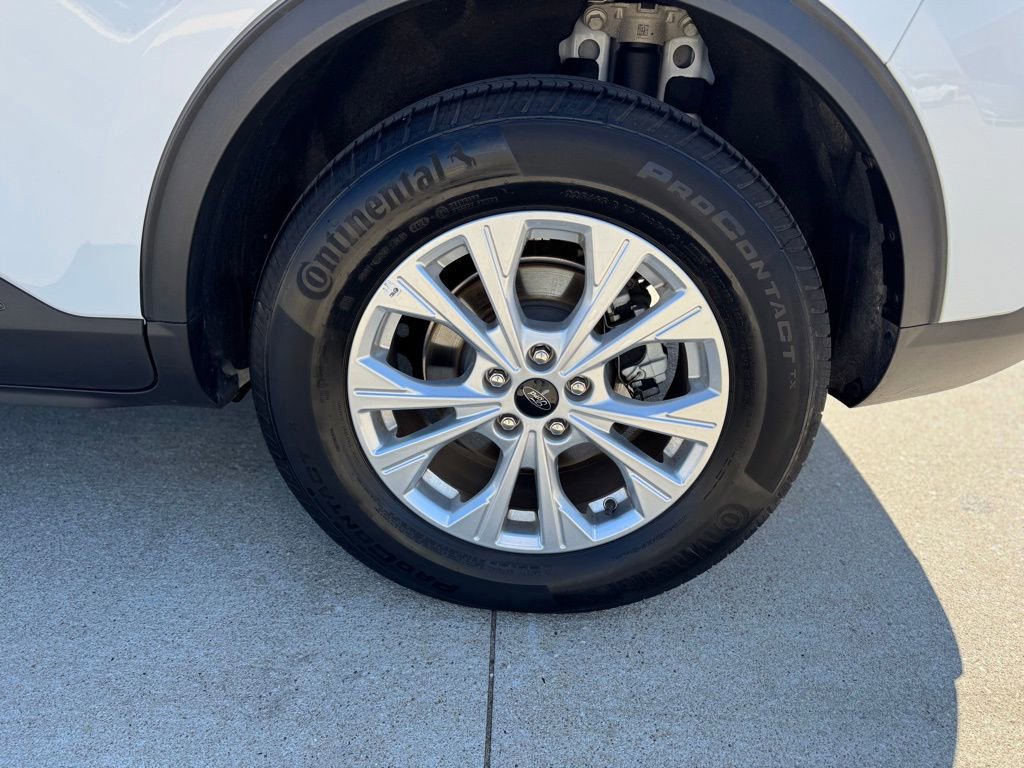 Certified 2025 Ford Escape Active AWD/4WD image 8