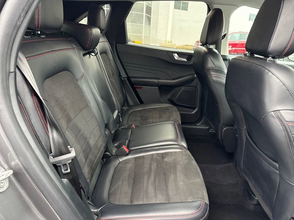 Certified 2022 Ford Escape SEL w/ SEL Stealth AWD Package image 10