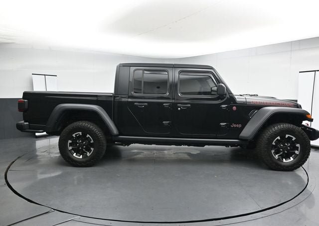 Used 2024 Jeep Gladiator Rubicon w/ Technology Group AWD/4WD image 12