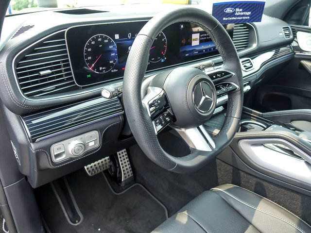 Used 2025 Mercedes-Benz GLS 580 4MATIC image 11