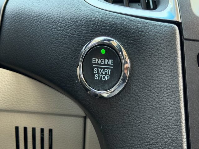 Certified 2018 Ford Edge Titanium w/ Technology Package FWD image 23