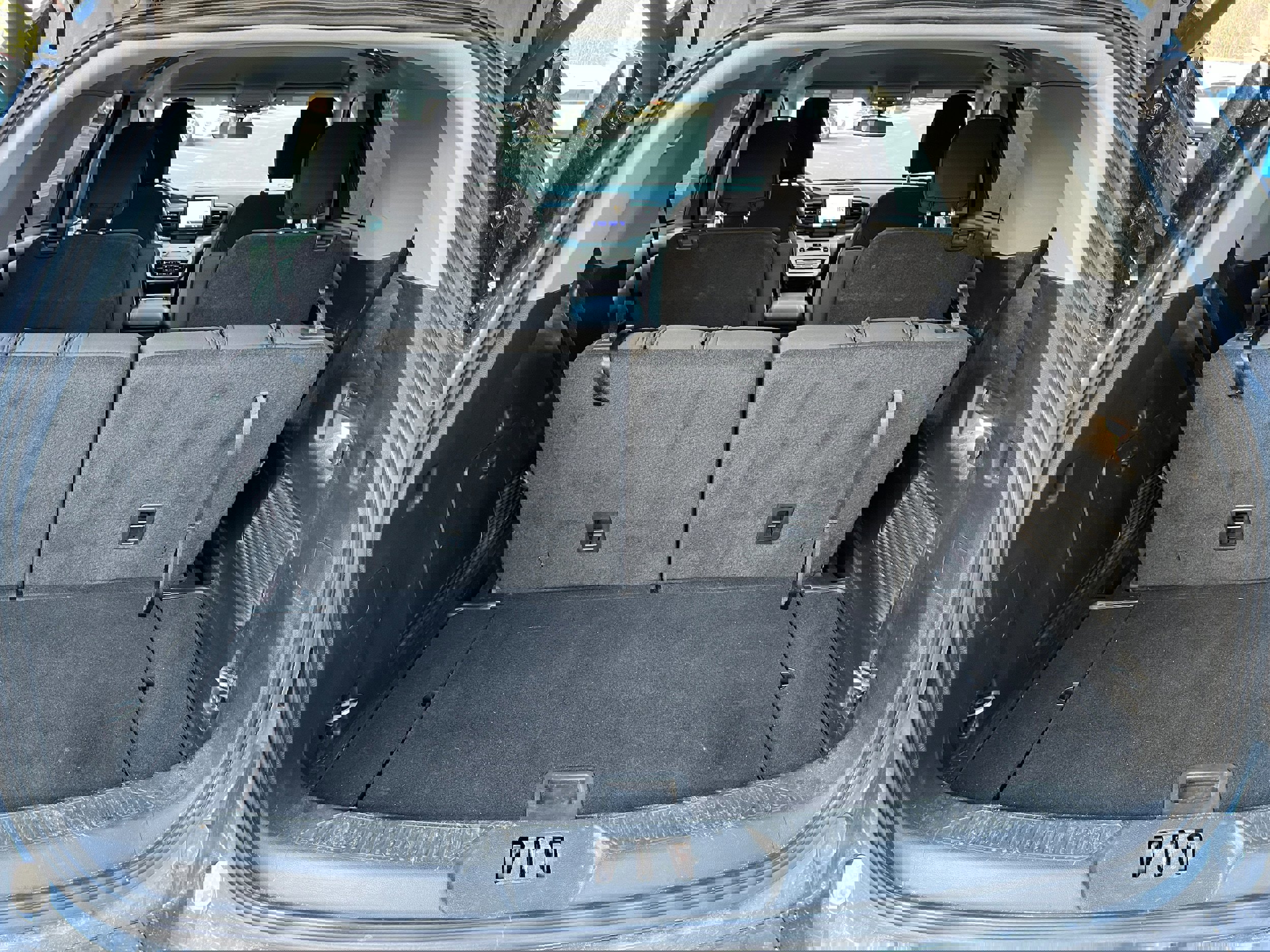 Certified 2023 Ford Explorer XLT w/ Class IV Trailer Tow Package image 15