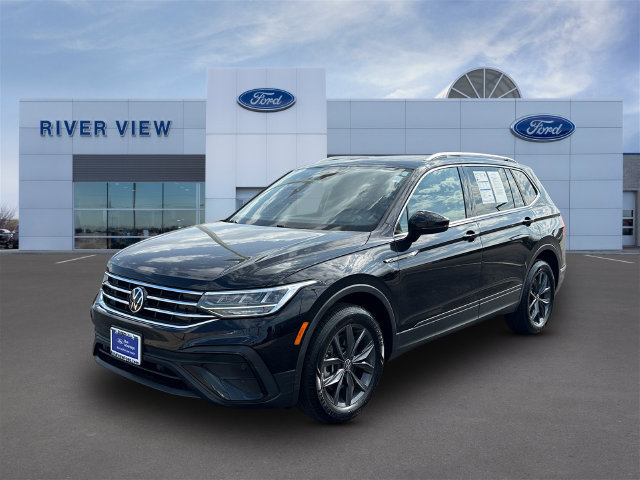 Used 2023 Volkswagen Tiguan SE AWD/4WD image 2