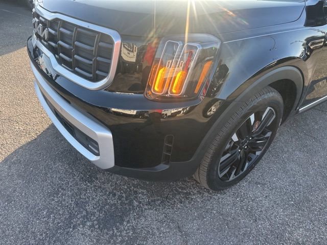 Used 2024 Kia Telluride SX Prestige w/ Towing Package AWD/4WD image 9