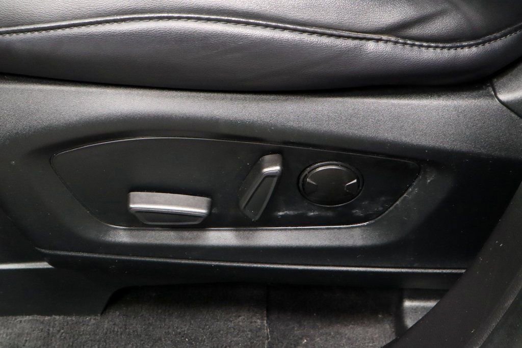 Certified 2022 Ford Explorer XLT w/ Equipment Group 202A image 25