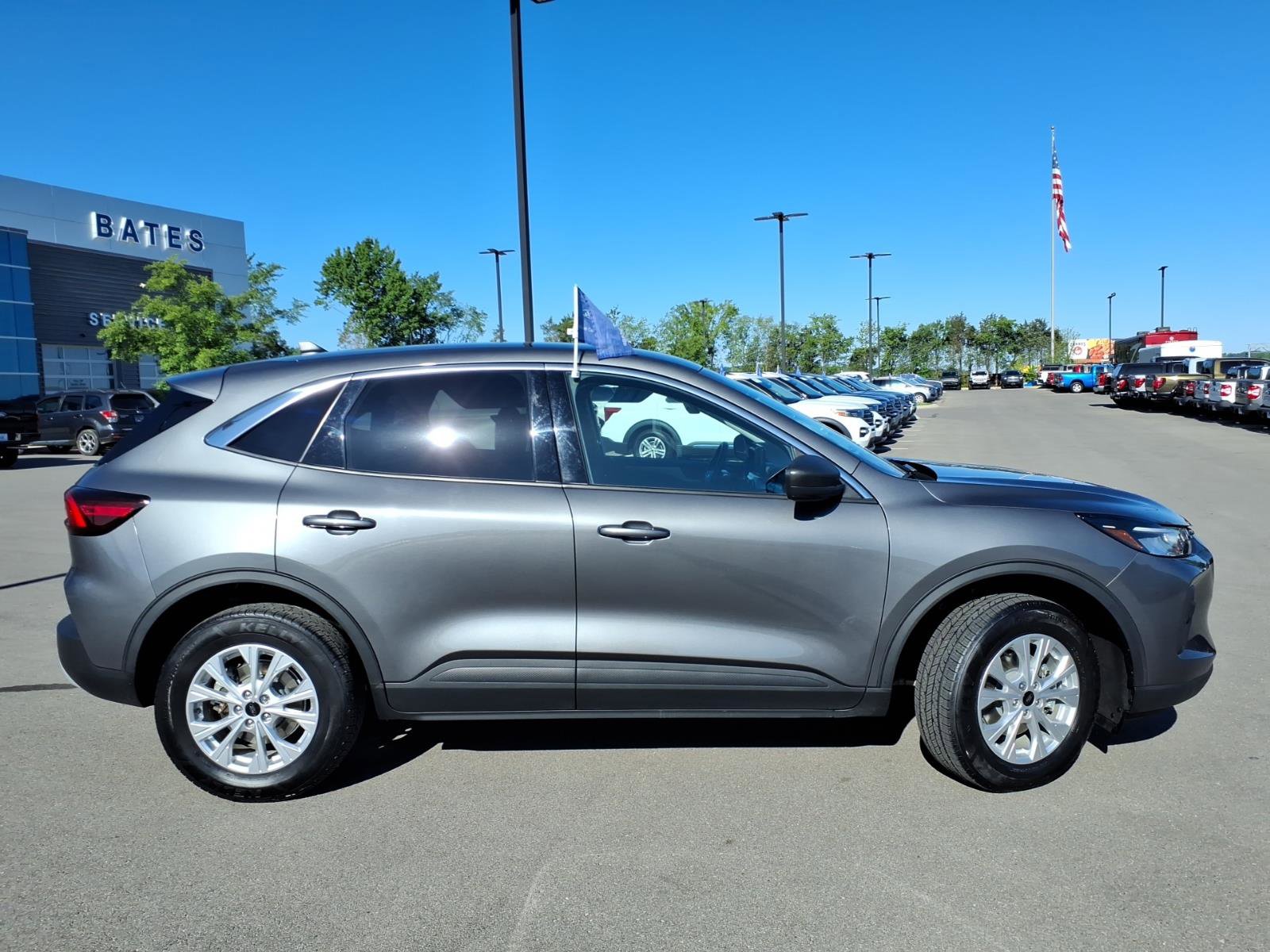 Certified 2024 Ford Escape Active AWD/4WD image 2