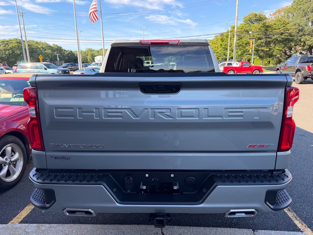Used 2025 Chevrolet Silverado 1500 RST AWD/4WD image 3