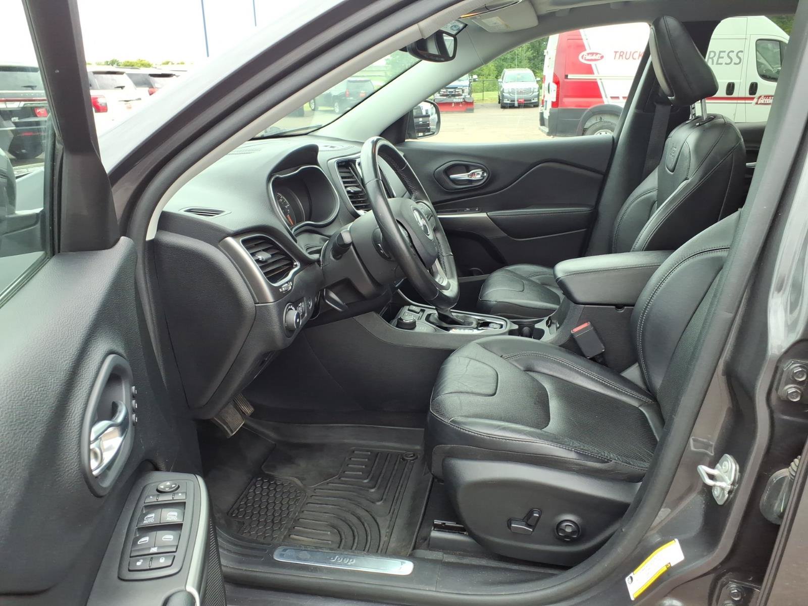 Used 2020 Jeep Cherokee Limited AWD/4WD image 10