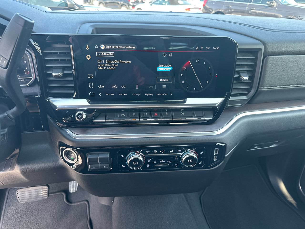 Used 2025 GMC Sierra 1500 SLT AWD/4WD image 29