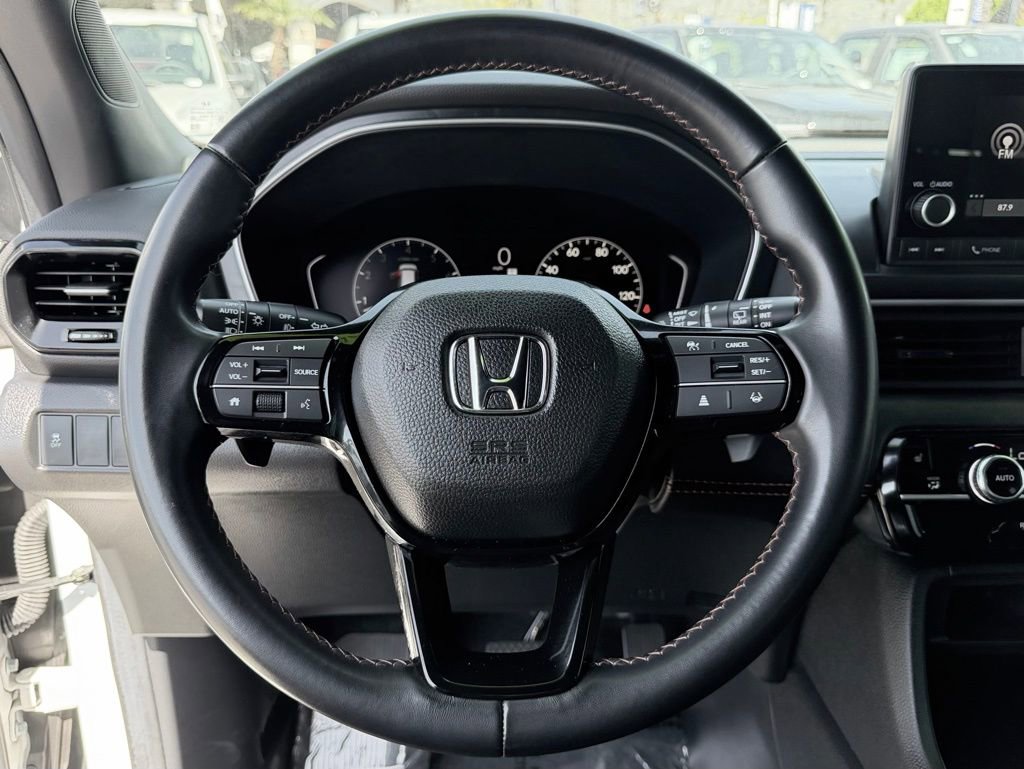 Used 2025 Honda Pilot Sport image 19