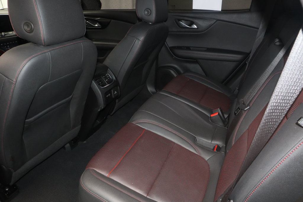 Used 2022 Chevrolet Blazer RS w/ Enhanced Convenience Package FWD image 15