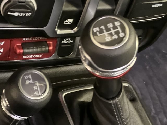 Used 2025 Jeep Wrangler Sport AWD/4WD image 6
