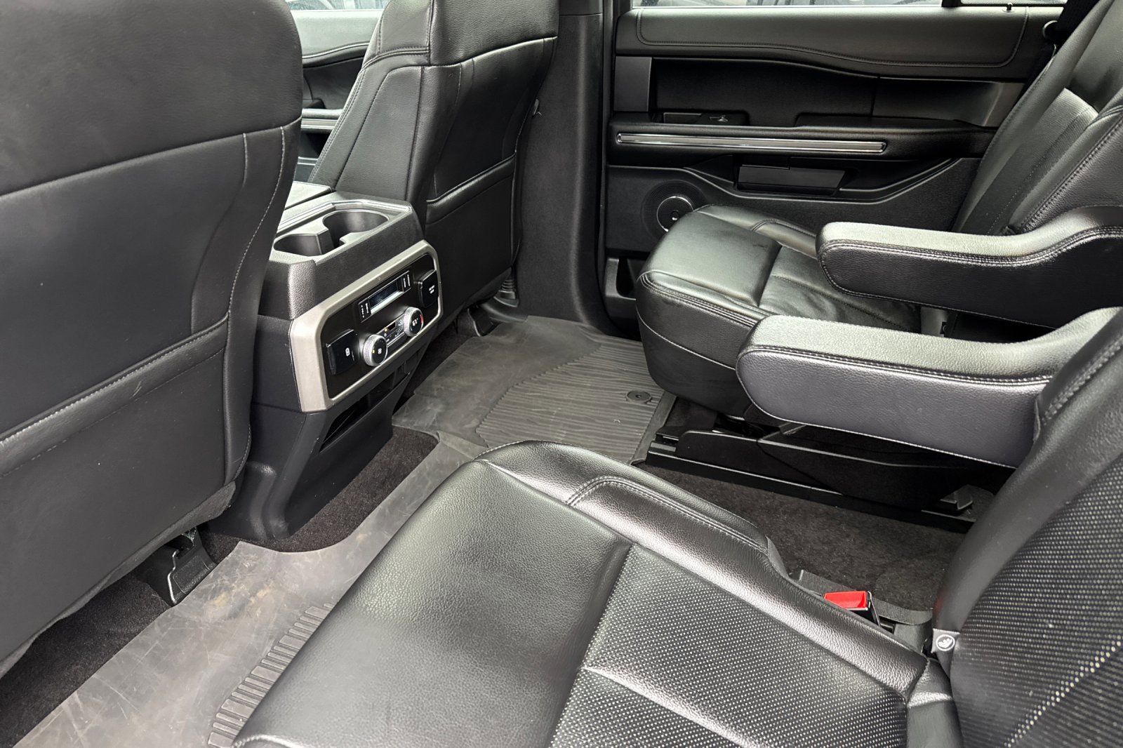 Certified 2020 Ford Expedition XLT w/ Equipment Group 202A image 12