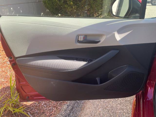 Used 2022 Toyota Corolla LE FWD image 11