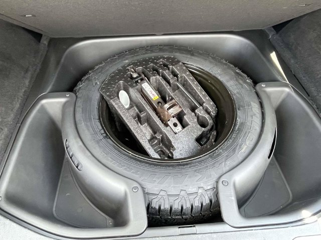 Used 2018 Jeep Grand Cherokee Overland AWD/4WD image 31