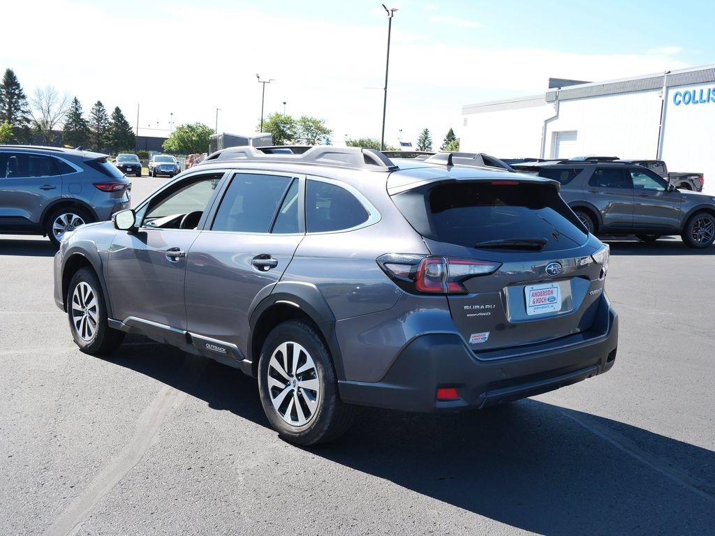 Used 2025 Subaru Outback Premium AWD/4WD image 8