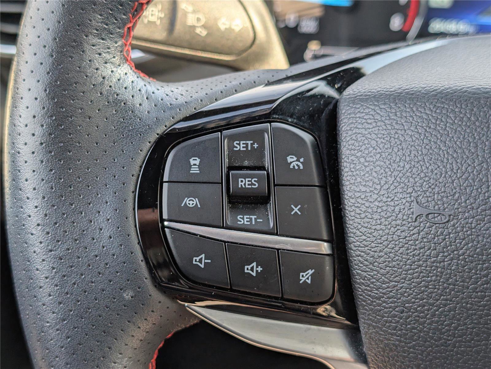 Certified 2023 Ford Explorer ST-Line w/ Class IV Trailer Tow Package image 26