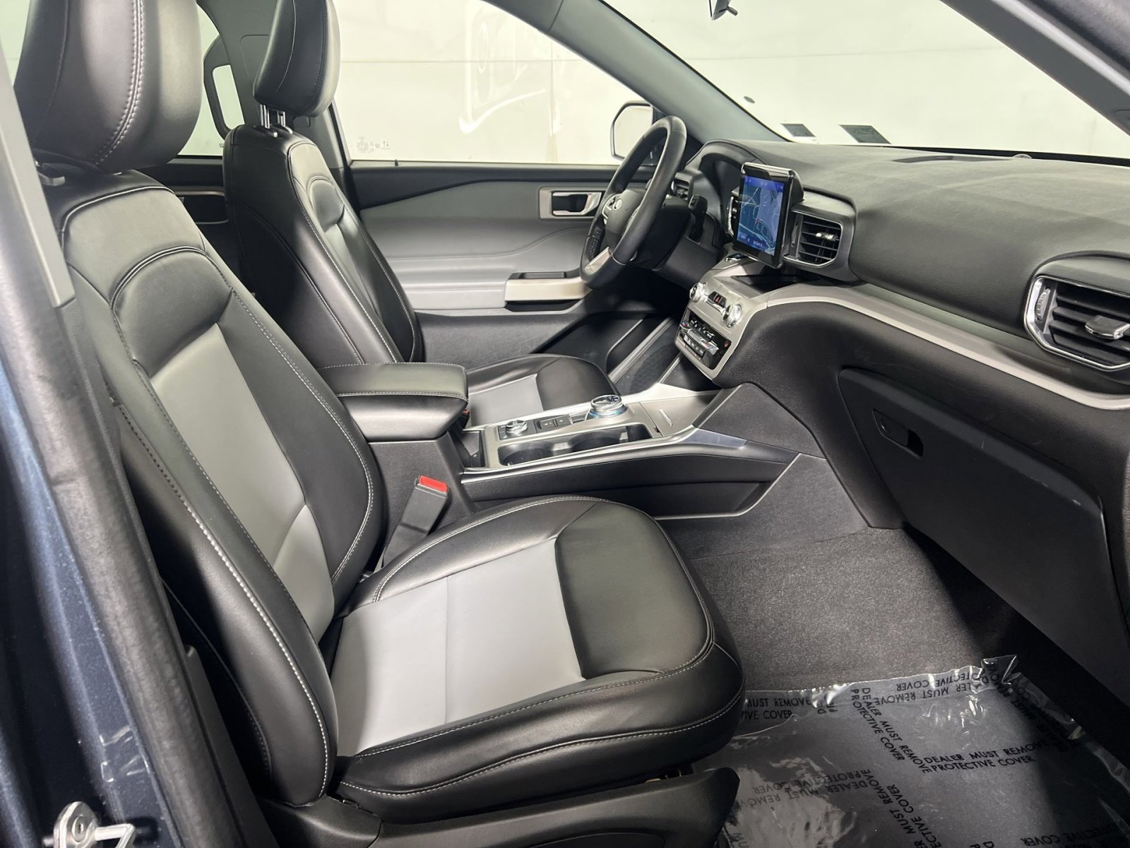 Certified 2022 Ford Explorer XLT w/ Equipment Group 202A image 28