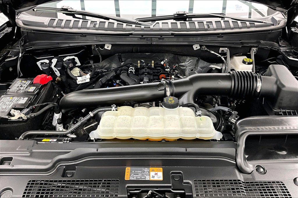 Certified 2025 Ford Expedition Active AWD/4WD image 10