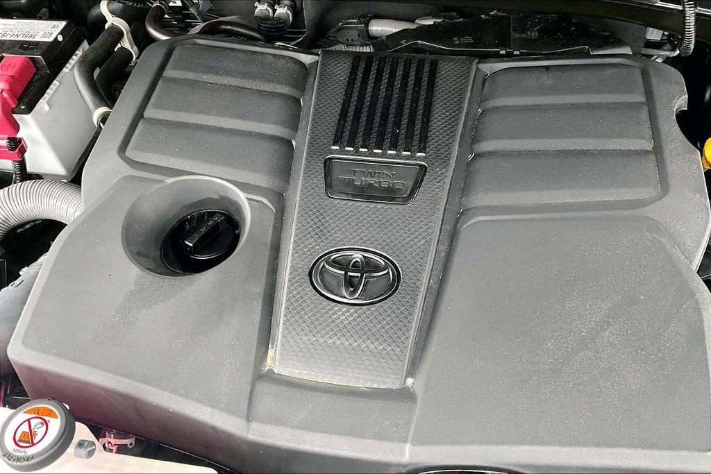 Used 2026 Toyota Tundra Limited AWD/4WD image 35