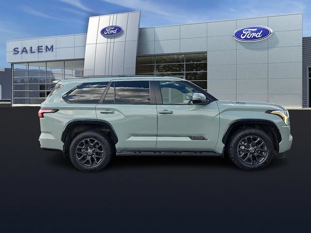 Used 2024 Toyota Sequoia Platinum AWD/4WD image 2