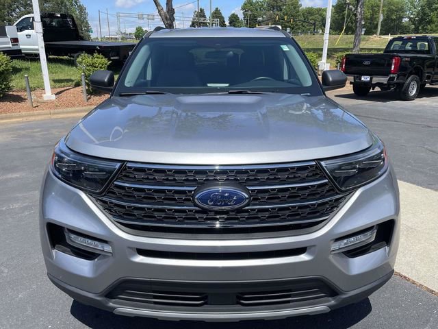 Certified 2023 Ford Explorer XLT w/ Equipment Group 202A AWD/4WD image 2