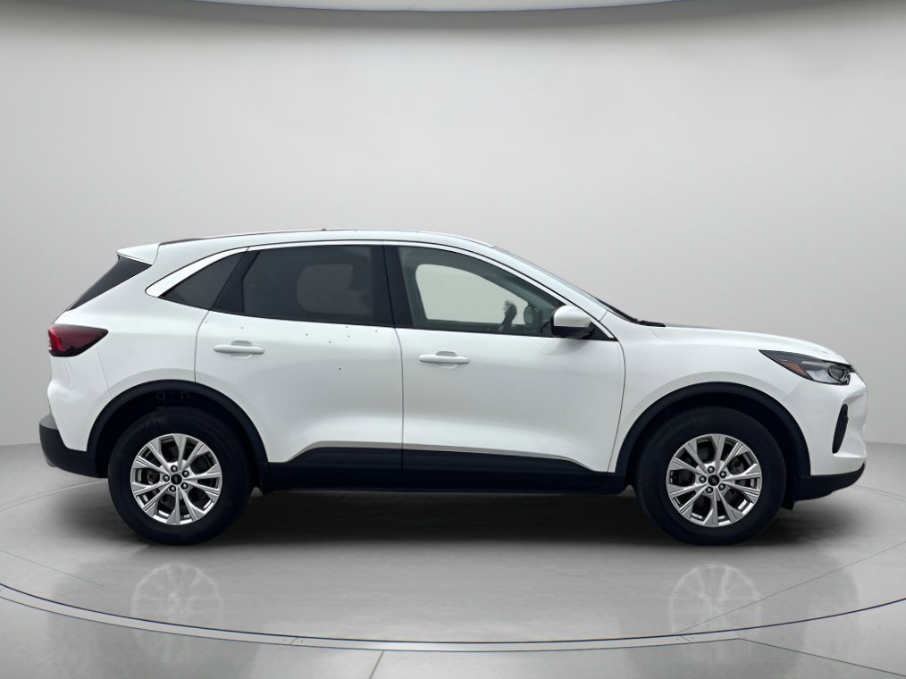 Certified 2023 Ford Escape Active w/ Tech Pack #2 image 2