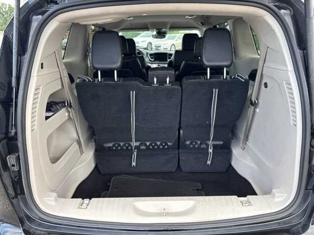 Used 2023 Chrysler Pacifica Touring-L FWD image 26