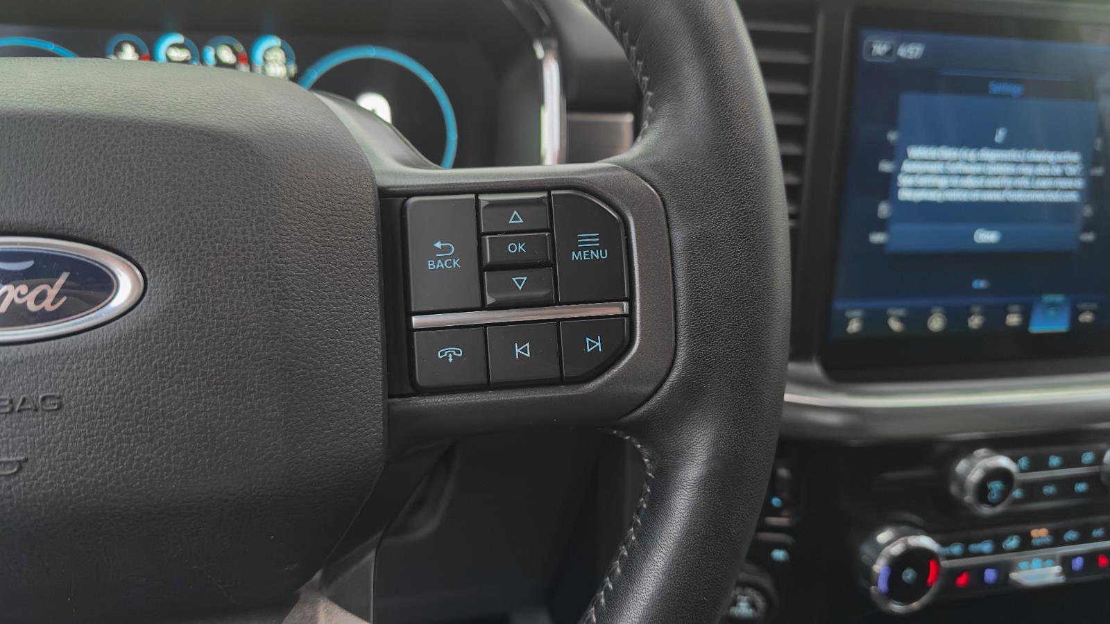 Certified 2023 Ford F150 Lariat w/ Equipment Group 502A High image 27