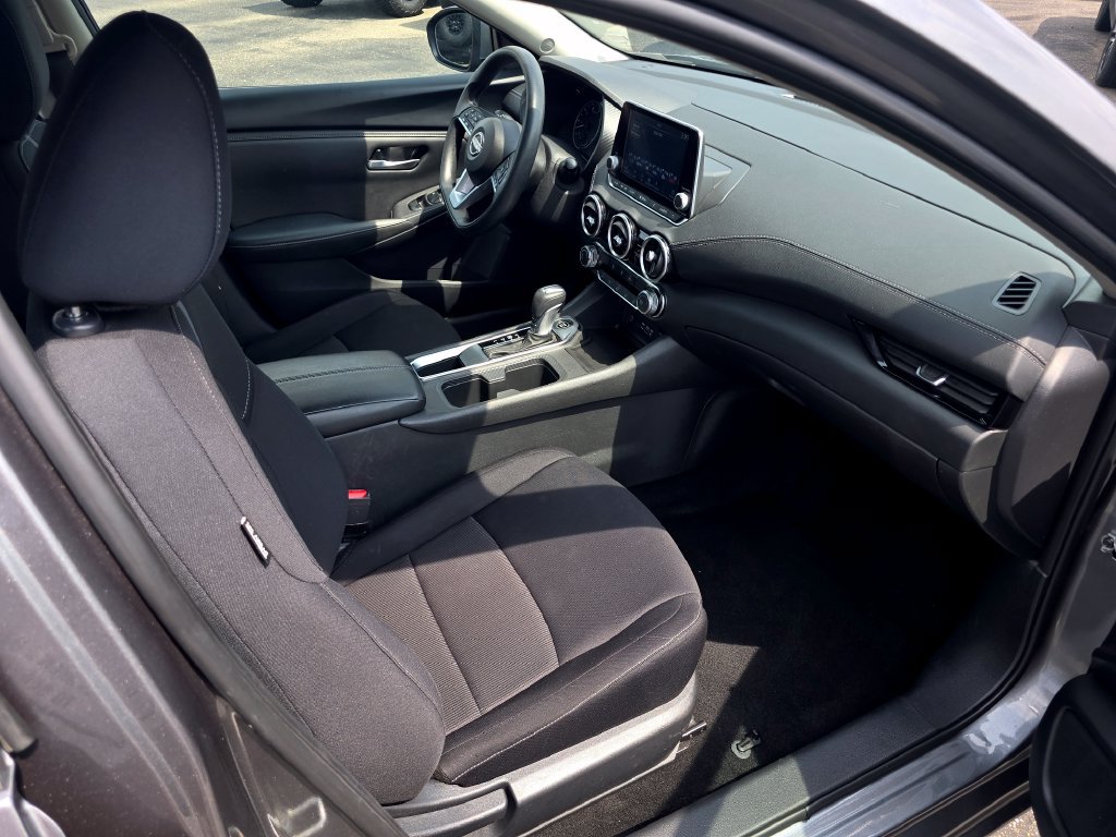 Used 2024 Nissan Sentra SV FWD image 12
