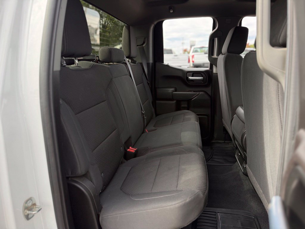 Used 2020 Chevrolet Silverado 1500 Custom w/ Custom Value Package AWD/4WD image 14
