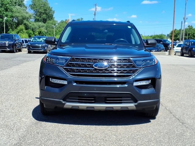 Certified 2022 Ford Explorer XLT w/ Equipment Group 202A AWD/4WD image 2