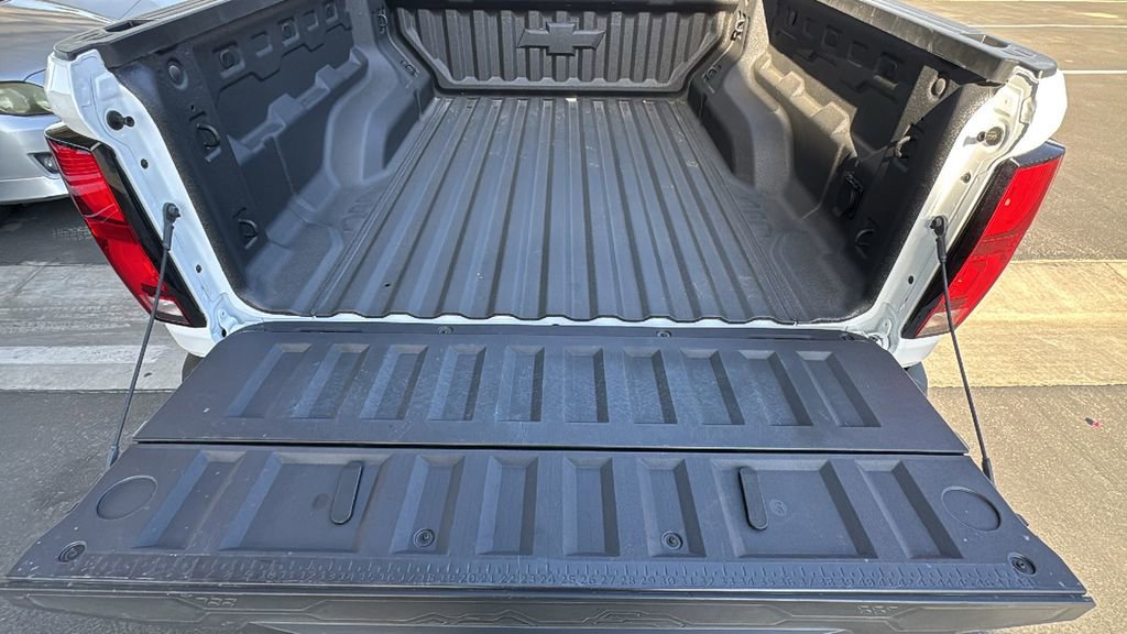 Used 2025 Chevrolet Colorado ZR2 w/ Technology Package image 27