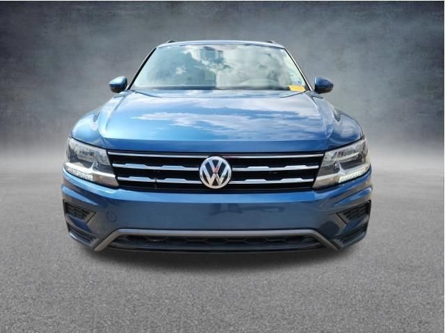 Used 2020 Volkswagen Tiguan SE w/ Panoramic Sunroof Package FWD image 3