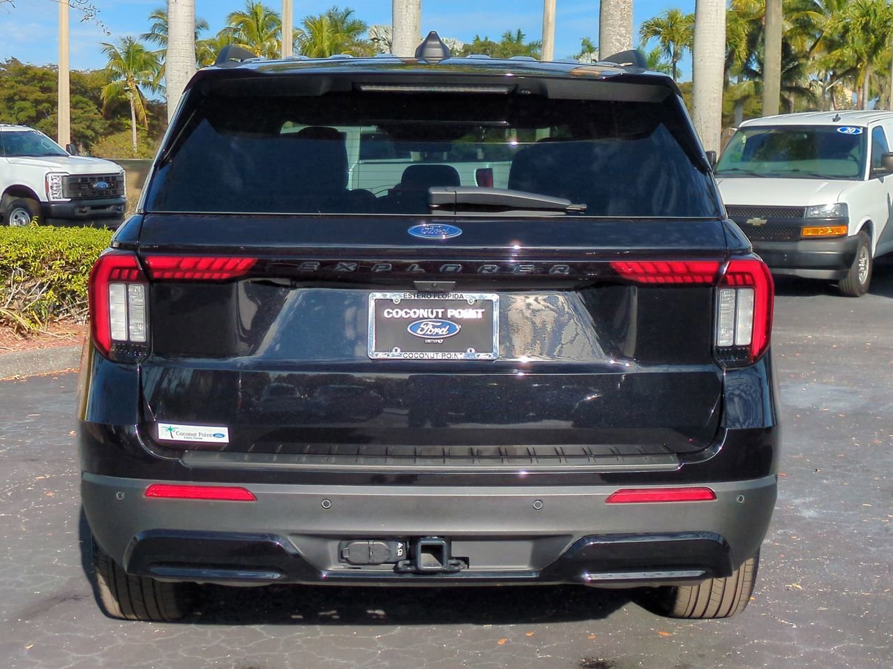 Certified 2025 Ford Explorer ST-Line w/ Premium Package image 4