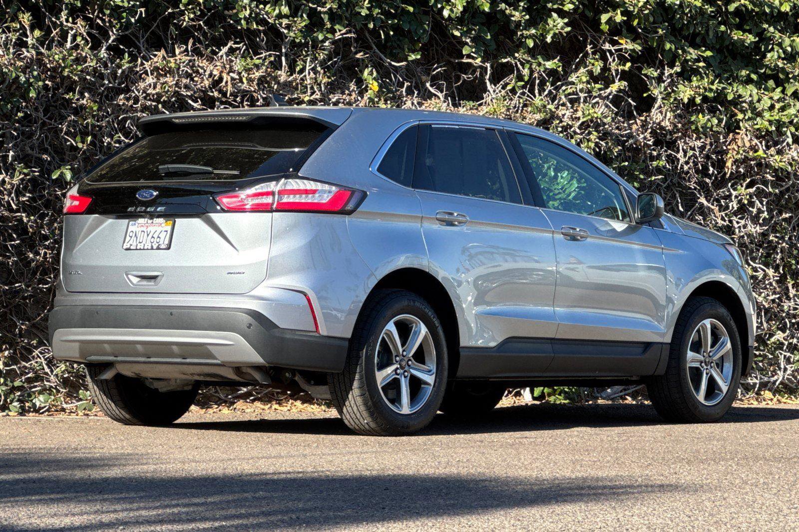 Certified 2024 Ford Edge SEL w/ Convenience Package image 4