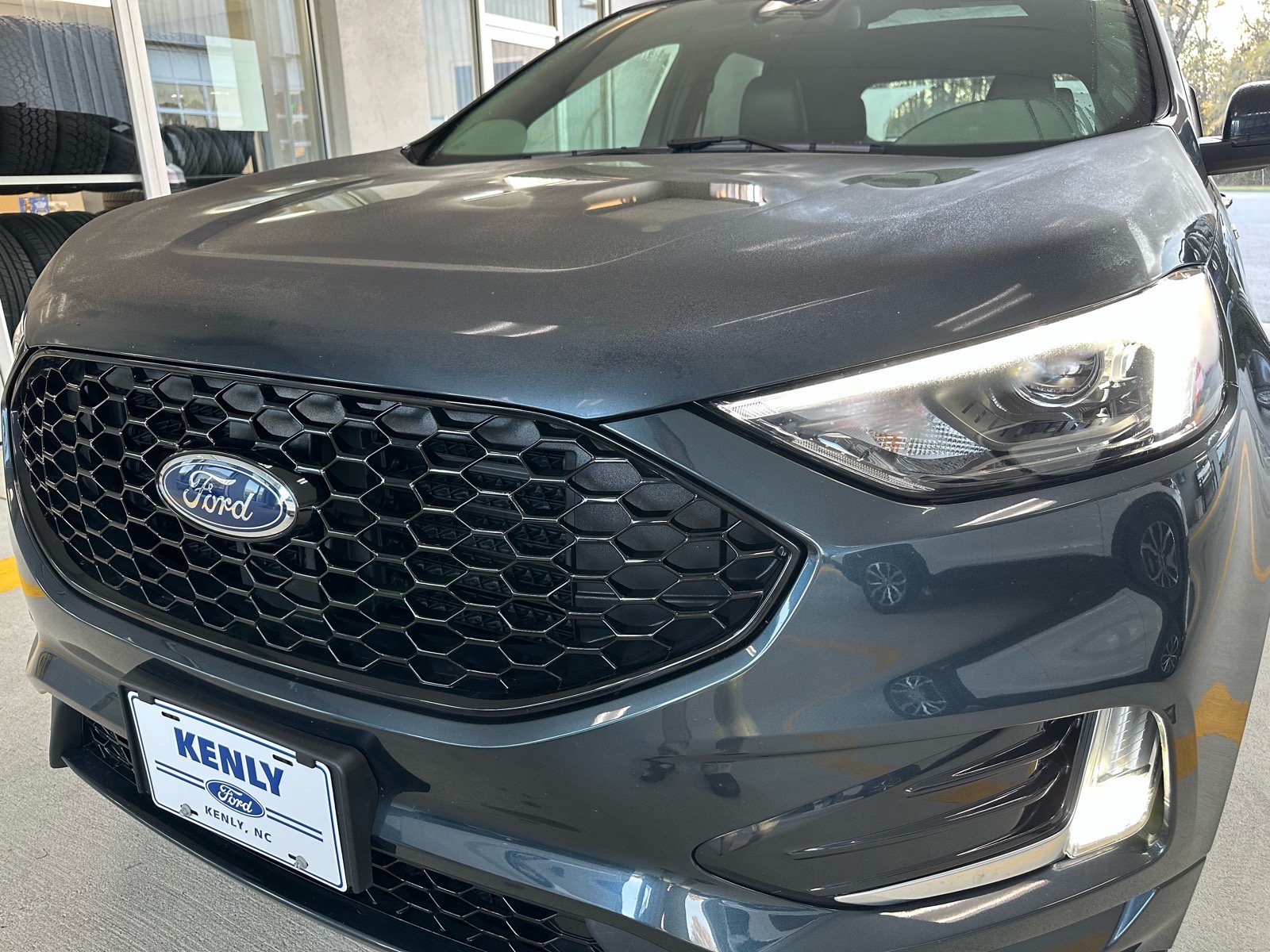 Certified 2024 Ford Edge ST-Line w/ Class II Trailer Tow Package AWD/4WD image 2