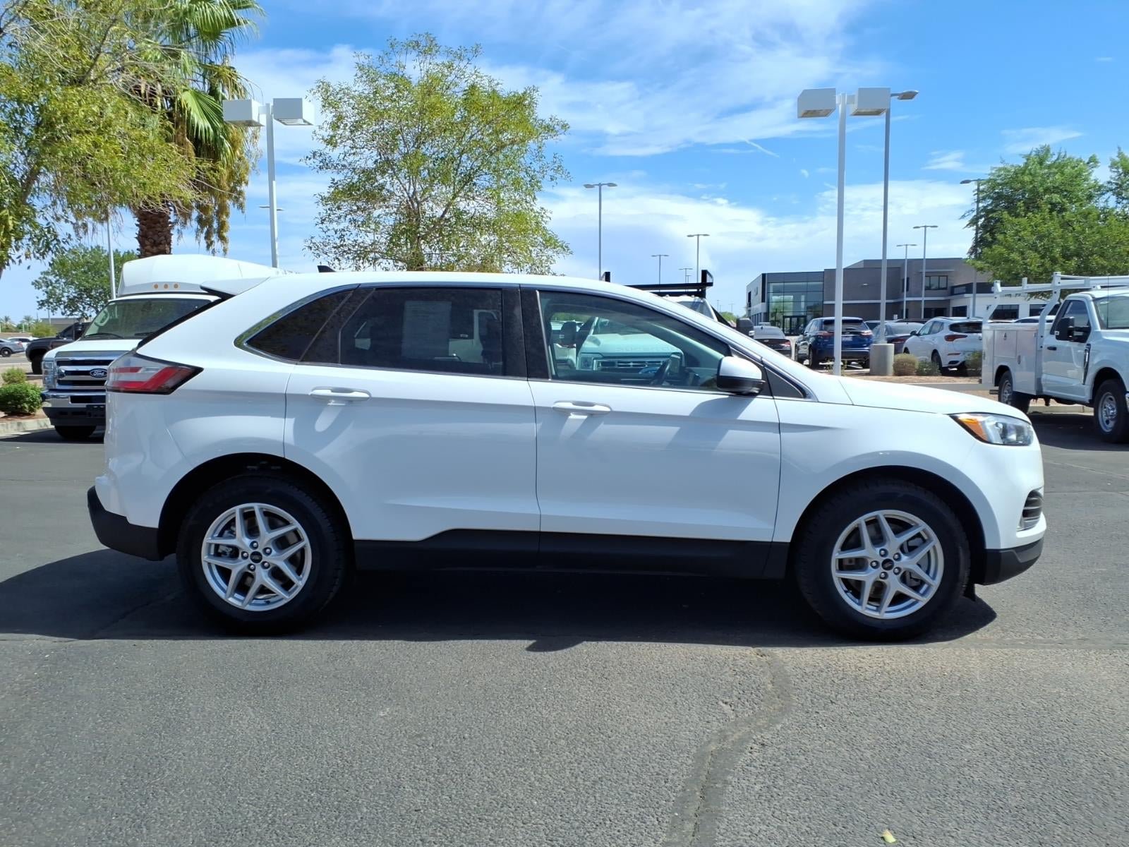 Certified 2024 Ford Edge SEL w/ Convenience Package AWD/4WD image 3