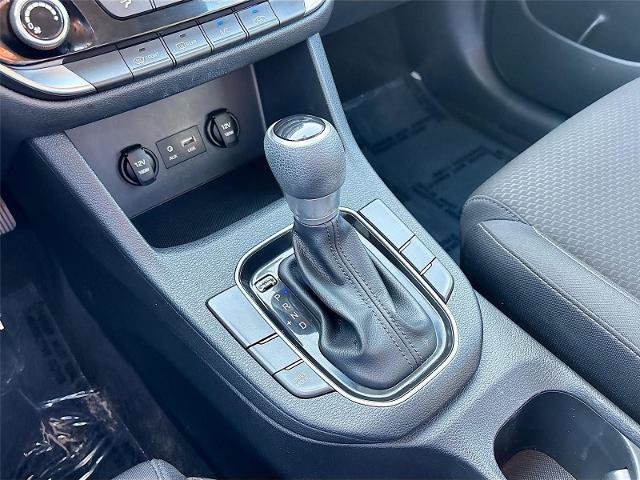 Used 2018 Hyundai Elantra GT FWD image 17