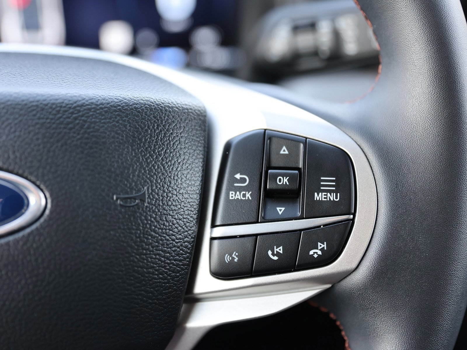 Certified 2025 Ford Explorer Active image 41