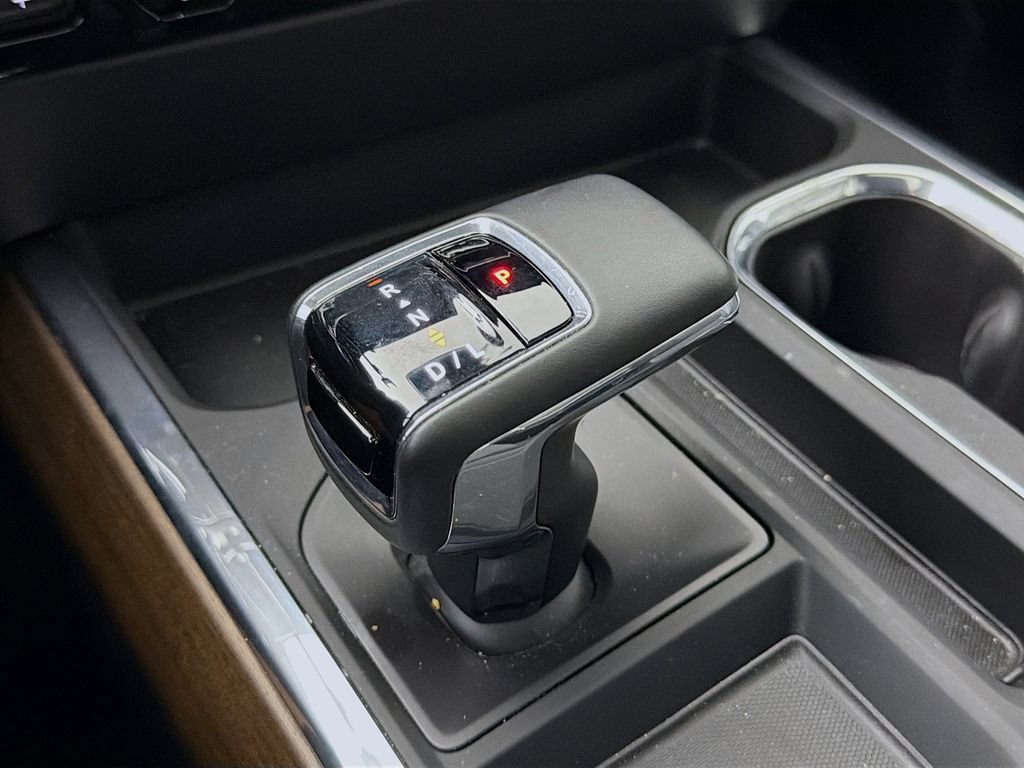 Used 2024 Chevrolet Silverado 1500 High Country AWD/4WD image 21