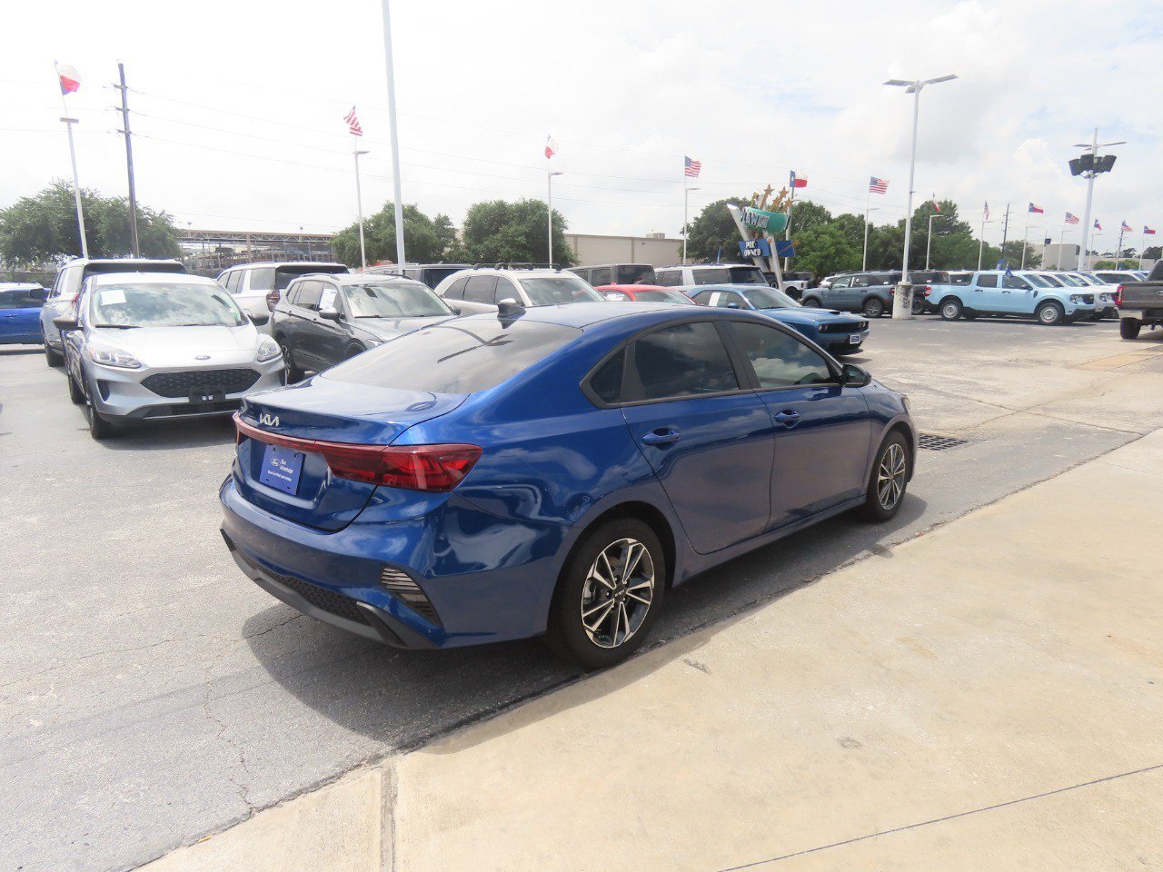 Used 2024 Kia Forte LXS FWD image 9