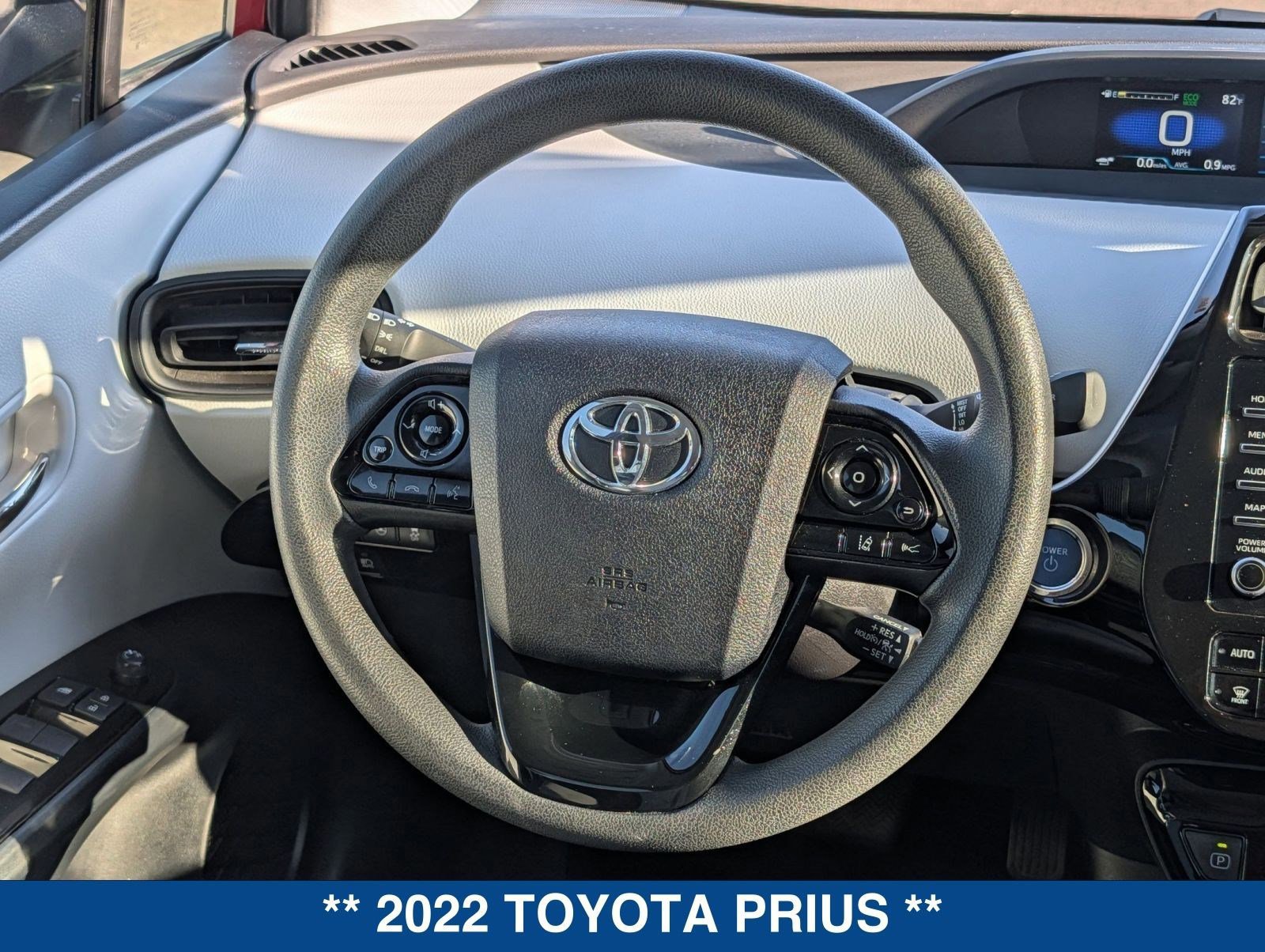 Used 2022 Toyota Prius LE image 16