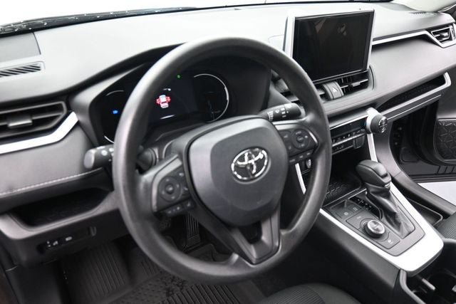 Used 2025 Toyota RAV4 LE AWD/4WD image 20