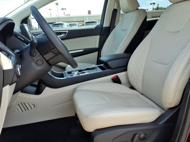 Certified 2024 Ford Edge Titanium w/ Equipment Group 301A AWD/4WD image 3